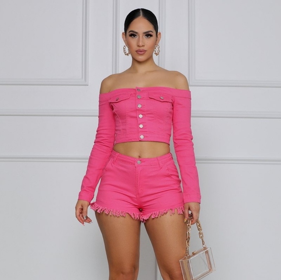 ISO Pink 2 piece set from Lilly's Kloset - Picture 1 of 2